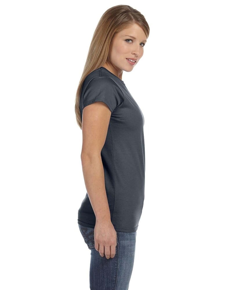 Gildan 64000L - T-shirt ajusté en coton filé à l'anneau