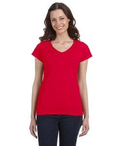 Gildan G64VL - T-shirt à manches courtes Softstyle® 4.5 Oz. T-Shirt col en V Junior Fit Rouge Cerise